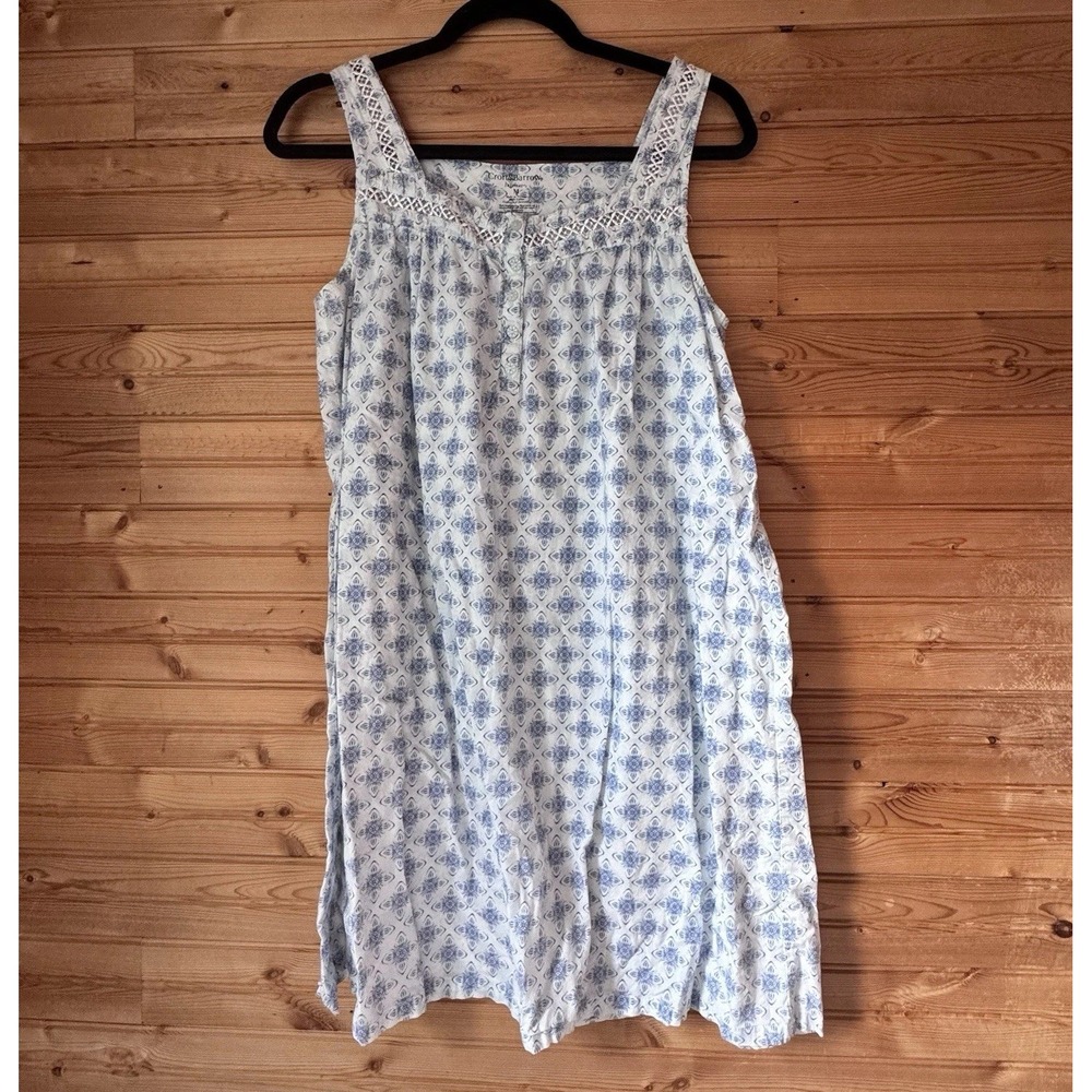 Croft and Barrow Intimates Nightgown Medium Cotton White Blue Granny Cottage